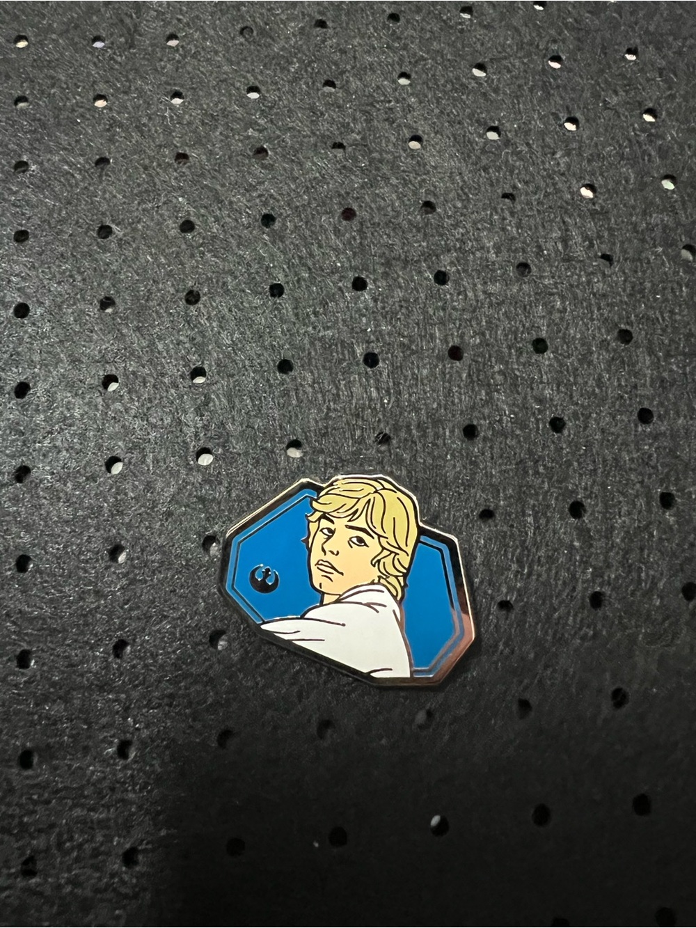 Disney Parks Hidden Mickey Luke Skywalker Star Wars Trading Pin Authentic Disney